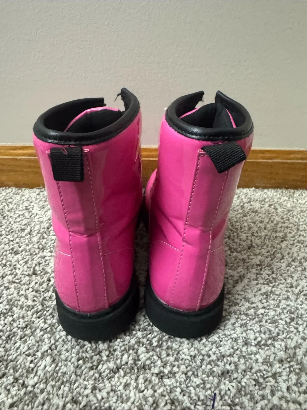 Adrienne Vittadini glossy pink